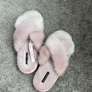 Victoria’s Secret Criss Cross Slippers